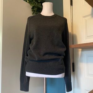 Everlane Recashmere crew neck sweater!
